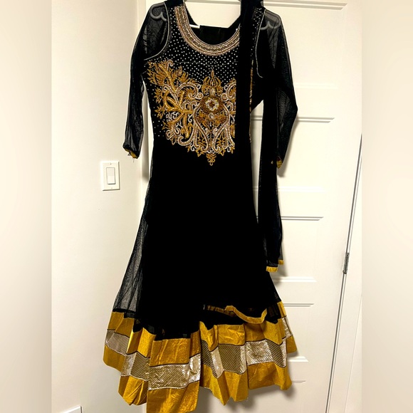 Indian suits - Picture 1 of 1